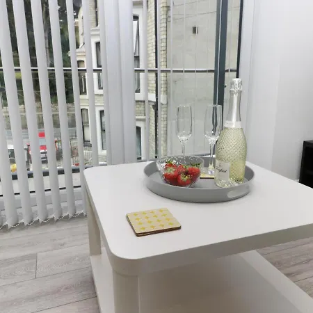 דירה The Office Gardens, 1 וויטבי